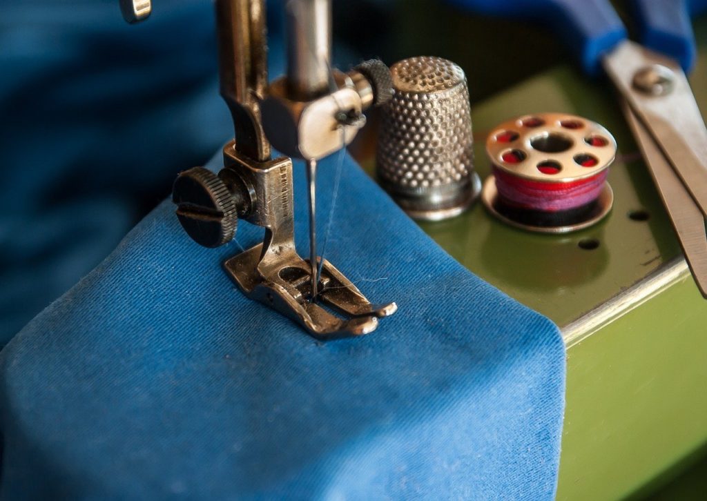 sewing-machine-gbc4f9bd3f_1280 couture