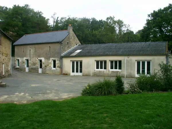 Extérieur de la salle le Bois Gelé de la Pommeraye