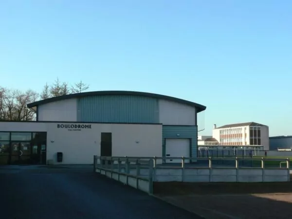 Bâtiment extérieur de la salle Roger Marteau du Boulodrome de la Pommeraye