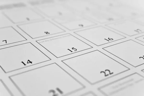 Un gros plan sur un calendrier