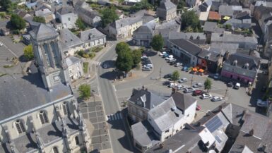 Vue aérienne du centre-bourg de la Pommeraye