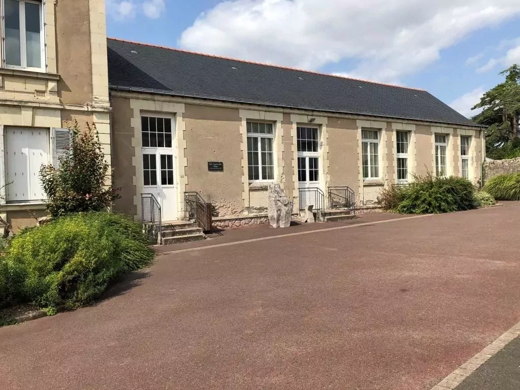 Bâtiment extérieur de la salle Auguste Leduc de Montjean-sur-Loire