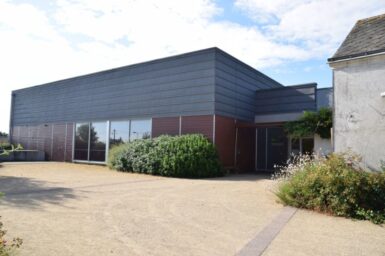 Vue extérieure de la salle Charlie Chaplin de Bourgneuf-en-Mauges