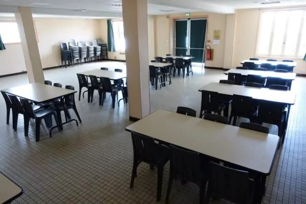 Intérieur de la Salle de la Vallée au Mesnil-en-Vallée