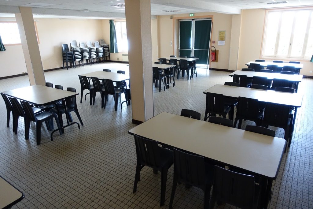 Intérieur de la Salle de la Vallée au Mesnil-en-Vallée