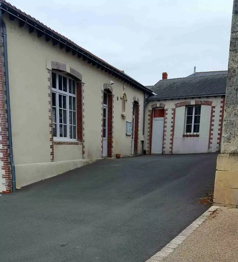 Bâtiment extérieur de la salle Yves Montand à la Pommeraye