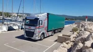 Camion de l'entreprise Transports Martin Jean & Fils