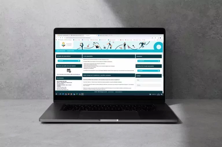 image d'un ordinateur avec la page des associations de demande de subventions