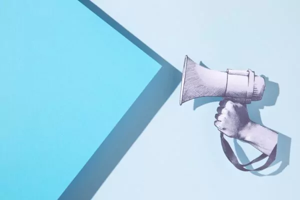 Mégaphone en dessin avec un document