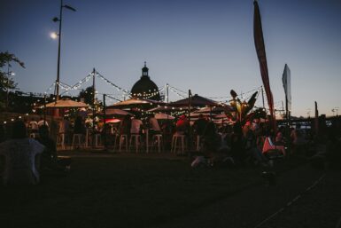 lumière avec barnum dans le noir