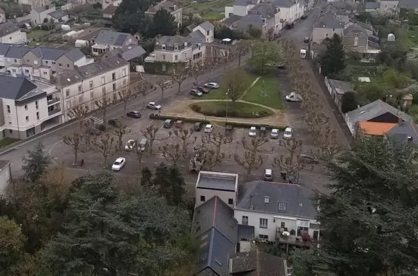 Place du vallon à montjean-sur-loire